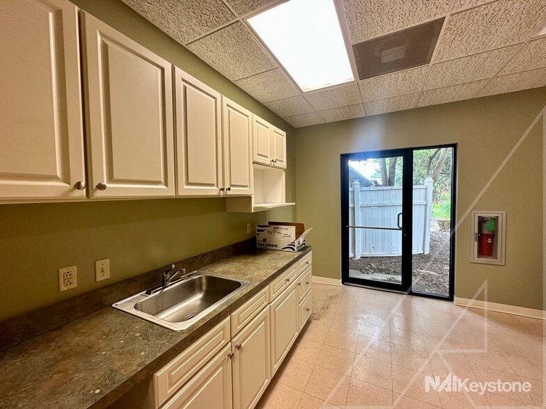 More Photos Of 2201 Ridgewood Rd, Wyomissing Medical For Sale