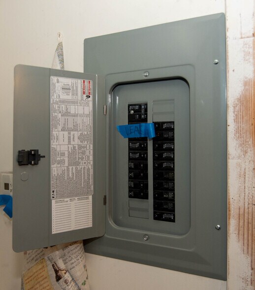 More Photos Of 405 N Paca St, Baltimore Storefront Retail Office For Sale