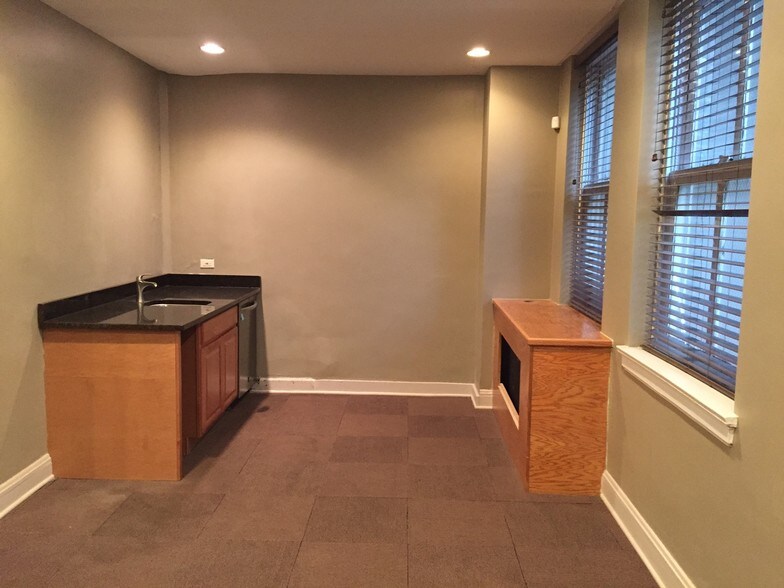 More Photos Of 234 S Wabash Ave, Chicago Office For Sale