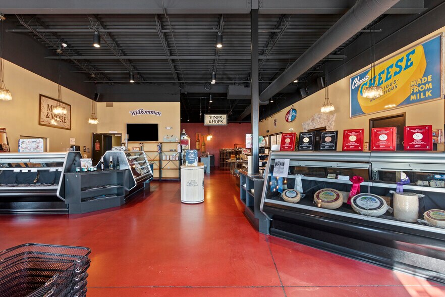 More Photos Of 8103 WI-42 Hwy, Egg Harbor General Retail For Sale