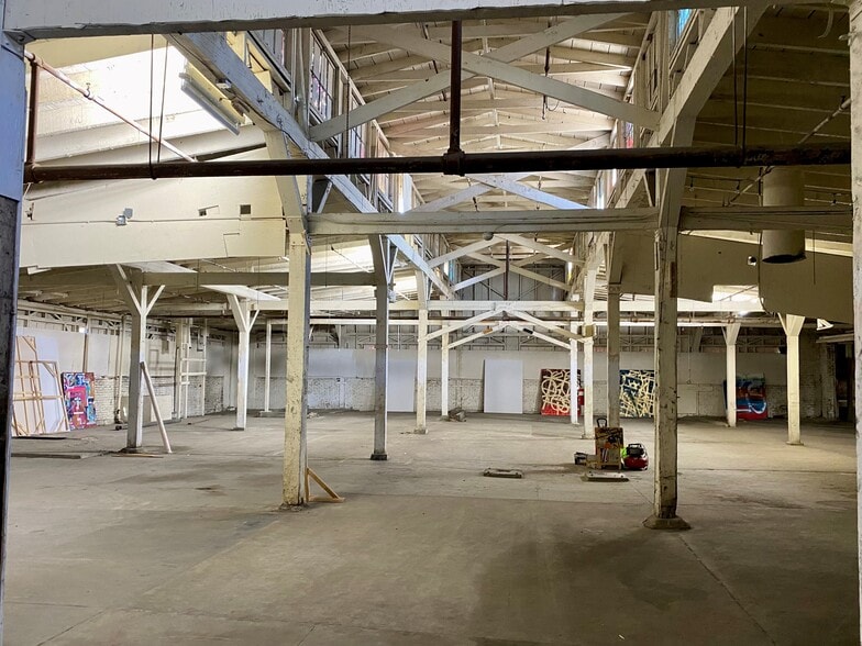 More Photos Of 3447 E 15th St, Los Angeles Manufacturing For Lease