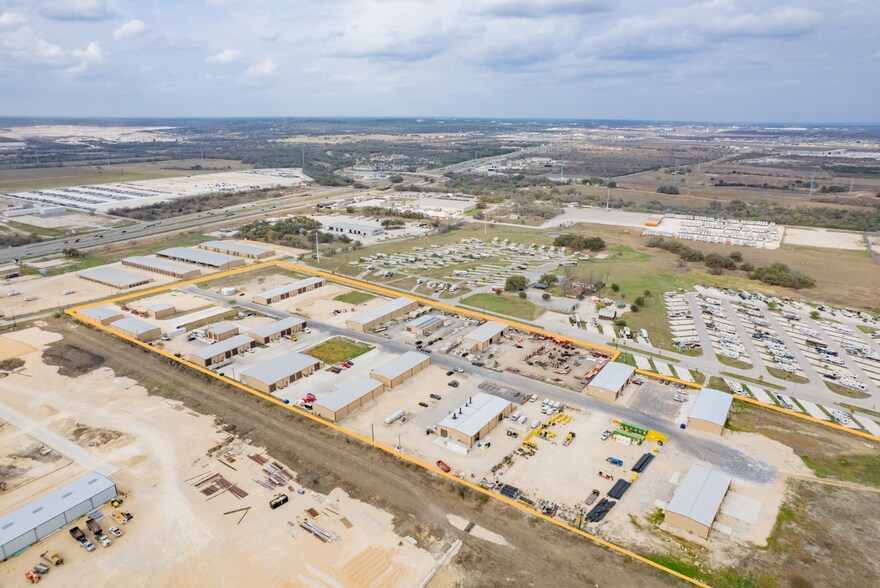 More Photos Of 7977 Old Bastrop Rd, New Braunfels Unknown For Lease