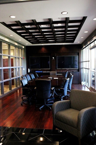 More Photos Of 9721 Cogdill Rd, Knoxville Office For Lease