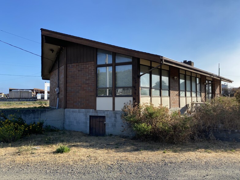 Primary Photo Of 720 Marine Dr, Port Angeles General Retail For Lease