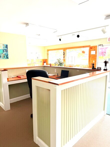 More Photos Of 6985 Woodstock Rd, Hartford Office For Lease