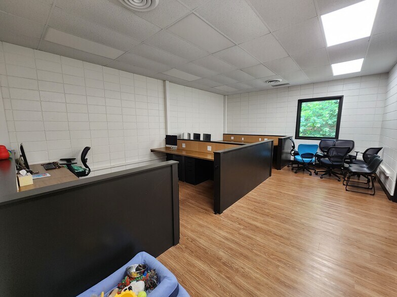 More Photos Of 501 Howell Rd, Greenville Office For Lease
