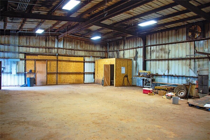 More Photos Of 2249 County Street 2810, Chickasha Industrial For Sale