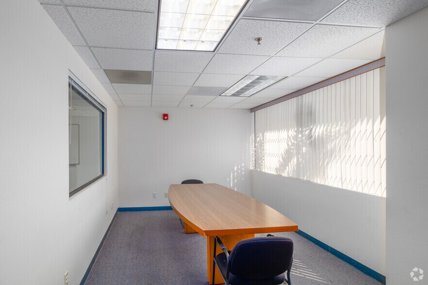 More Photos Of 1327 Del Norte Rd, Camarillo Medical For Sale