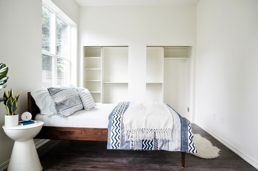 More Photos Of 1910 E Mill Plain Blvd, Vancouver Apartments For Sale