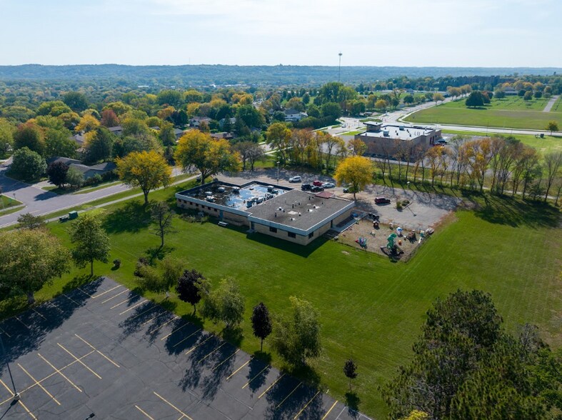 More Photos Of 622 Sunrise Dr, Saint Peter Storefront Retail Office For Sale