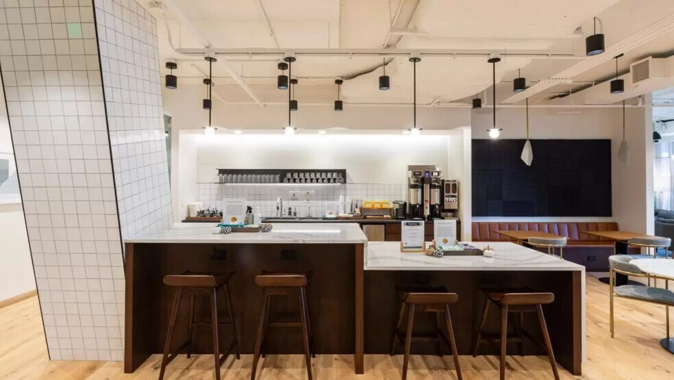 More Photos Of 2311 Wilson Blvd, Arlington Coworking Space