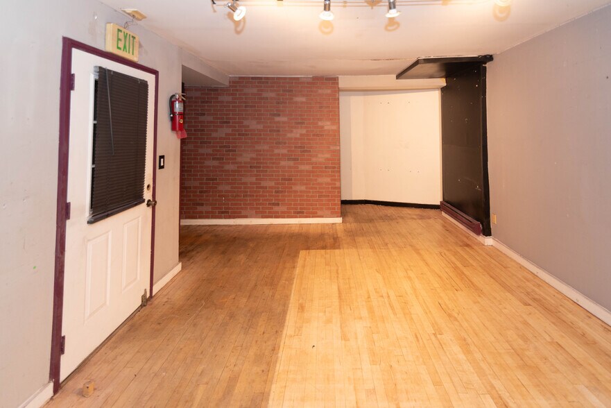 More Photos Of 4905 Liberty Heights Ave, Gwynn Oak Storefront Retail Residential For Sale