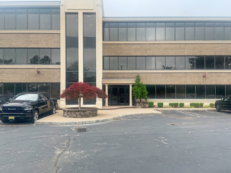 More Photos Of 1000 Wyckoff Ave, Mahwah Coworking Space