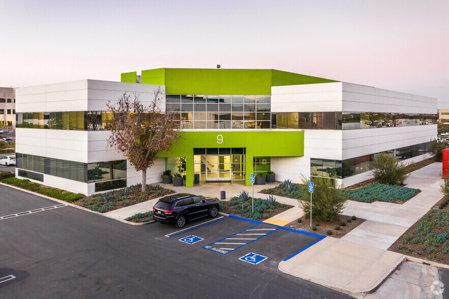 More Photos Of 9 Corporate Park, Irvine Office For Lease