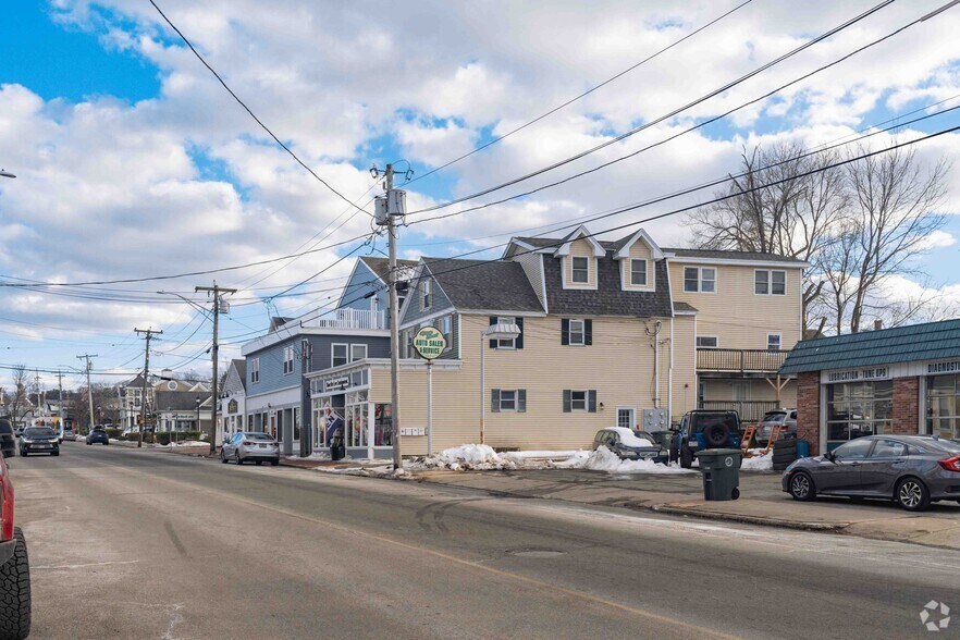 More Photos Of 85 Main St, North Andover Storefront Retail Residential For Lease