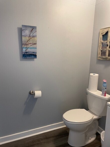 More Photos Of 75 Maple Rd, Mathews Office For Sale