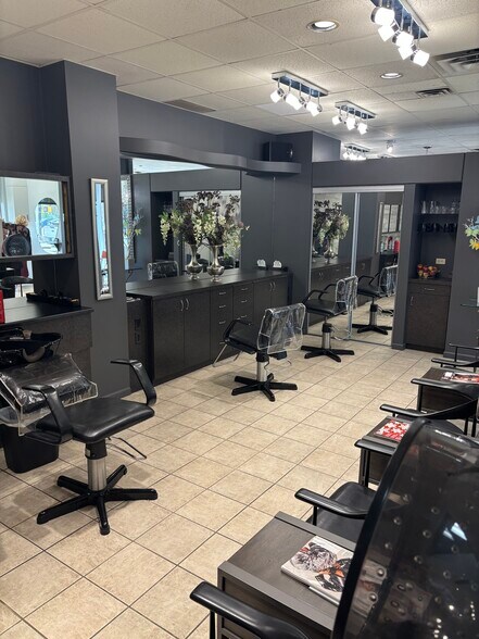 More Photos Of 11520 100 Av NW, Edmonton Apartments For Sale