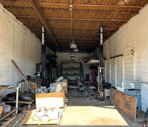 More Photos Of 101 Talbot Ave, Holmes Warehouse For Lease