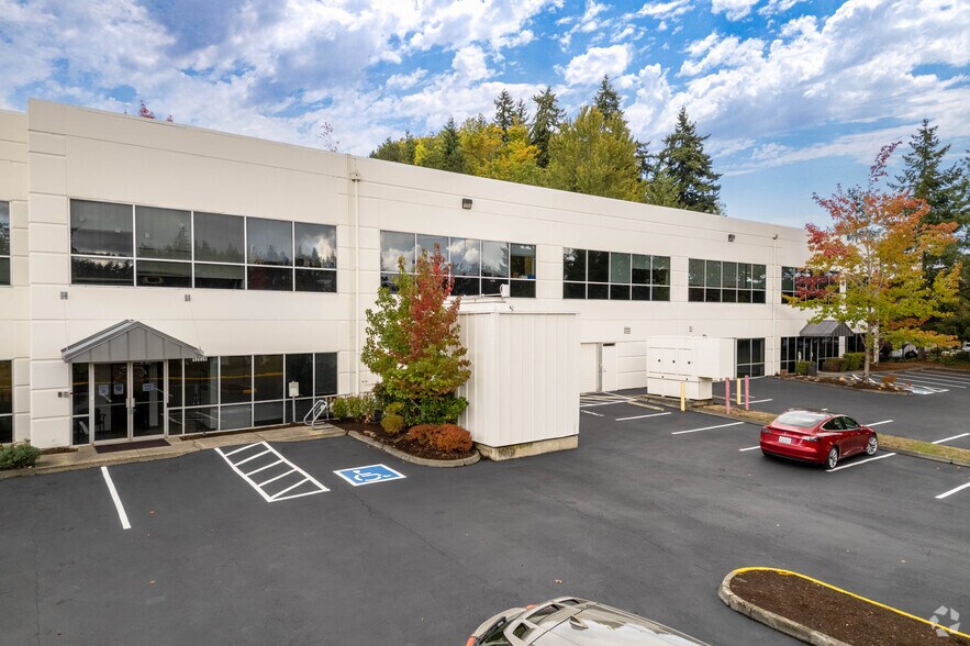More Photos Of 12026-12040 115th Ave NE, Kirkland Flex For Lease