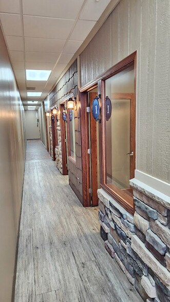 More Photos Of 1731-1759 17th Ave E, Shakopee Storefront For Lease