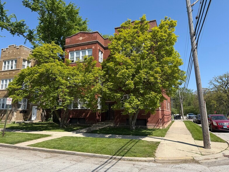 Primary Photo Of 37 W 14th Pl, Chicago Heights Apartments For Sale