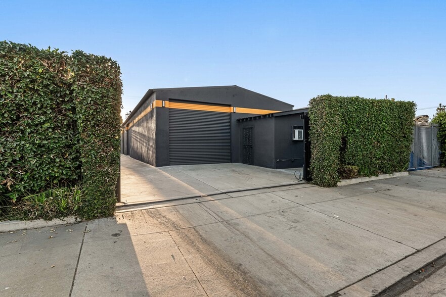 More Photos Of 15131 Illinois Ave, Paramount Warehouse For Sale