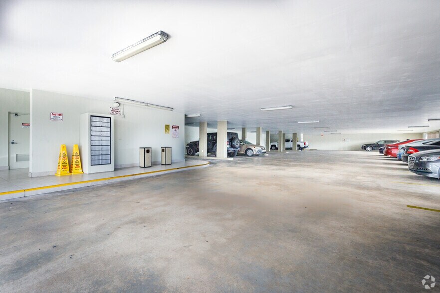 More Photos Of 2501 E Commercial Blvd, Fort Lauderdale Medical For Lease
