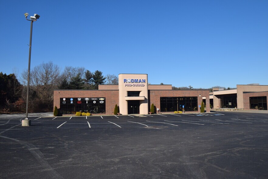 More Photos Of 45-53 Washington St, Foxborough Auto Dealership For Lease