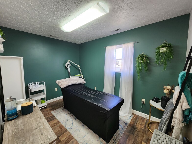More Photos Of 3760 Union St, Lafayette Specialty For Sale