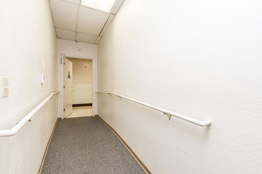 More Photos Of 138 Regis St, Turlock Office For Lease