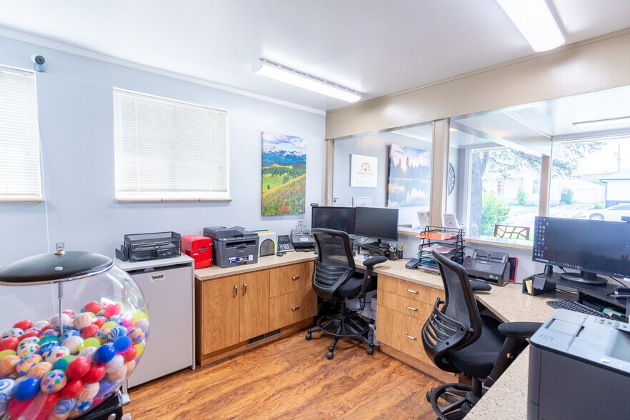 More Photos Of 2120 Logan Ave, Cheyenne Healthcare For Sale