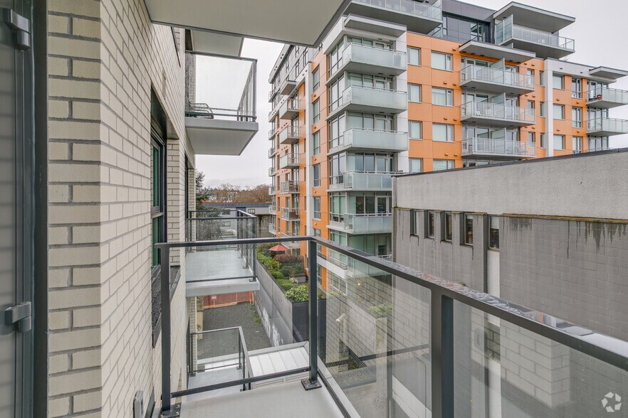 More Photos Of 825 Fort St, Victoria Apartments For Lease