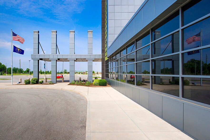 More Photos Of 13914 Southeastern Pkwy, Fishers Medical For Lease