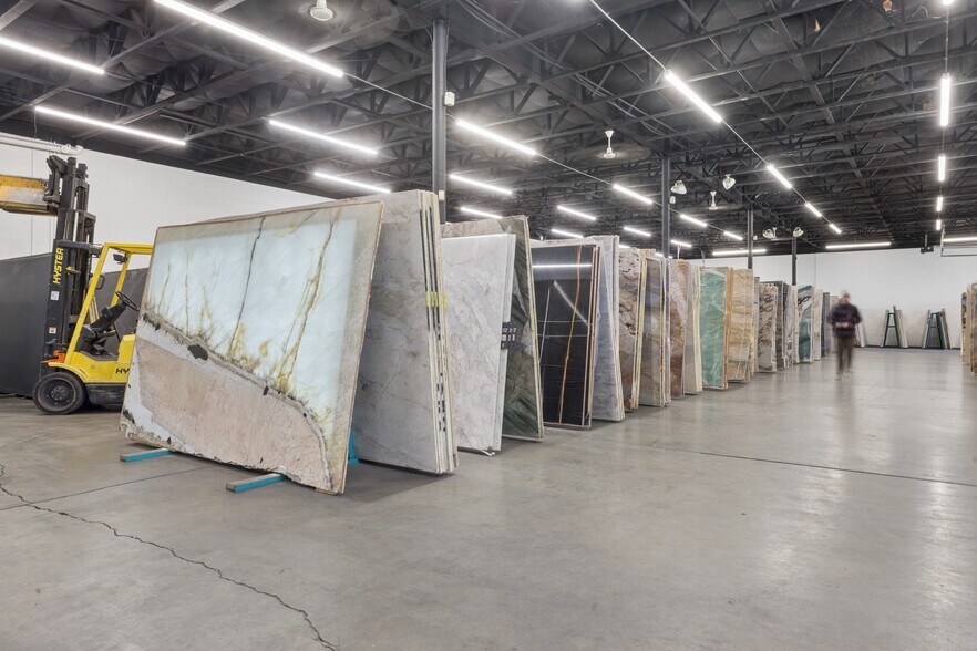 More Photos Of TBD 500 W, Murray Showroom For Sale