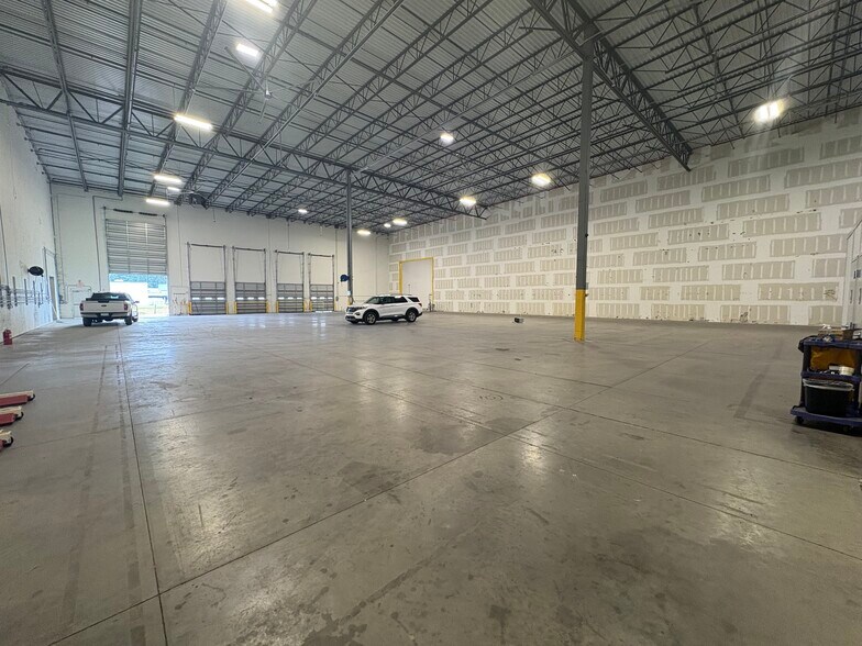 More Photos Of 104 Pinnacle Way, Summerville Manufacturing For Lease