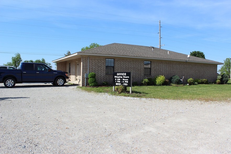 More Photos Of 1111 Highway 164, Arbyrd Warehouse For Lease
