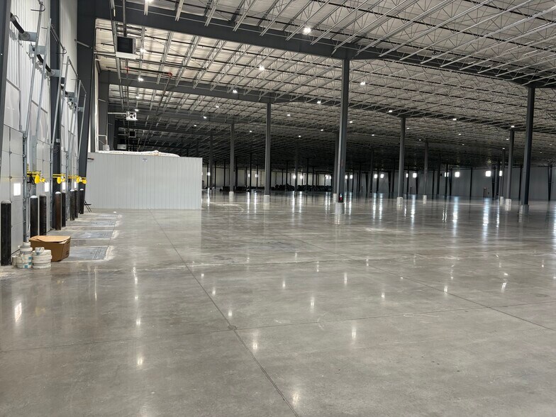 More Photos Of 3601 N 46th Ave, Fargo Industrial For Lease