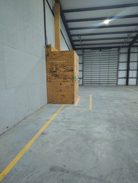 More Photos Of 155 US 285 N hwy, Pecos Warehouse For Sale