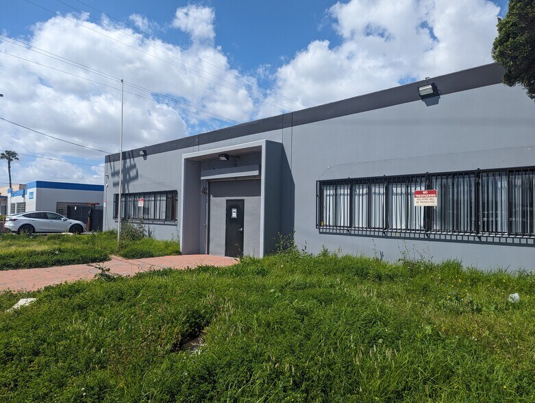 More Photos Of 3019 Vail Ave, Commerce Manufacturing For Sale