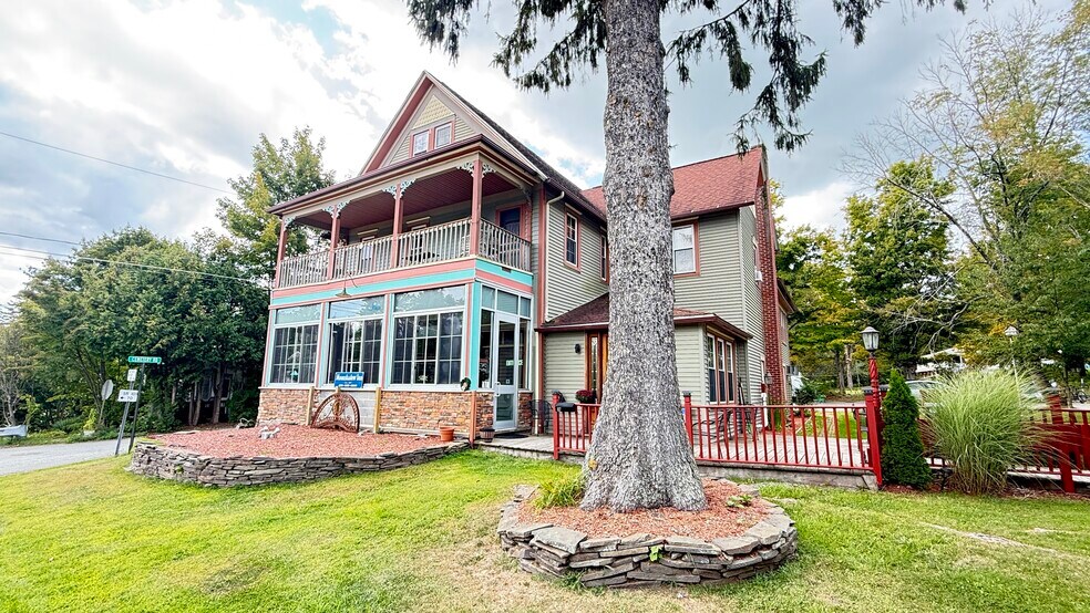 Primary Photo Of 87 Milanville Rd, Beach Lake Hotel For Sale