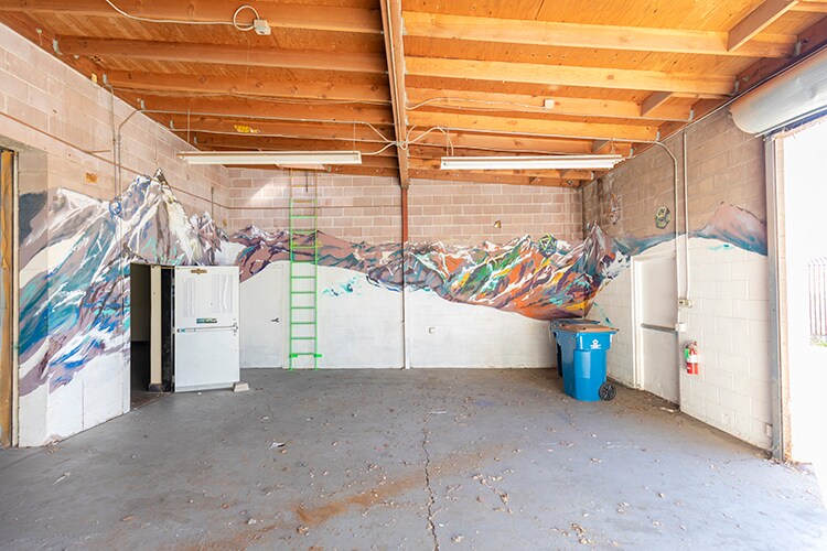 More Photos Of 2414 16th St, Sacramento Office For Sale