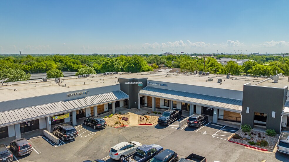 More Photos Of 15803 Windermere Dr, Pflugerville Storefront For Lease