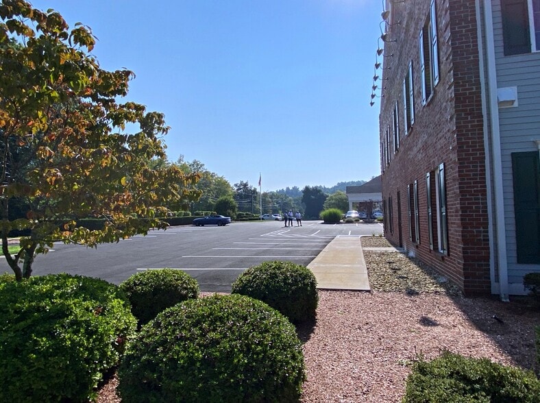 More Photos Of 100 Boston Rd, Groton Medical For Lease