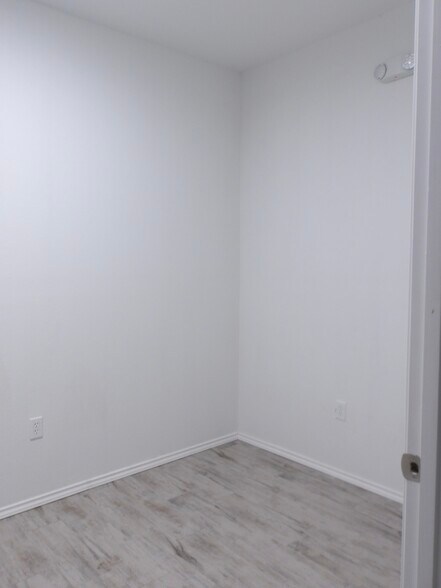 More Photos Of 1750 Reveille Rd, Harlingen Distribution For Lease