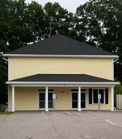 Primary Photo Of 6 Mohawk Dr, Londonderry Medical For Sale
