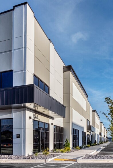 More Photos Of 593-689 N Saratoga Rd, Saratoga Springs Unknown For Lease