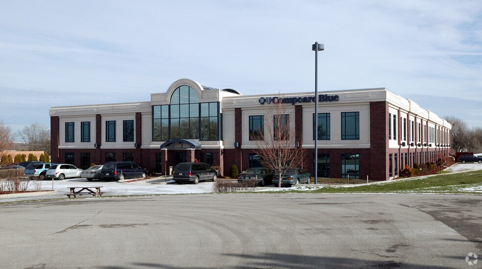 More Photos Of 20855 Watertown Rd, Waukesha Office For Lease
