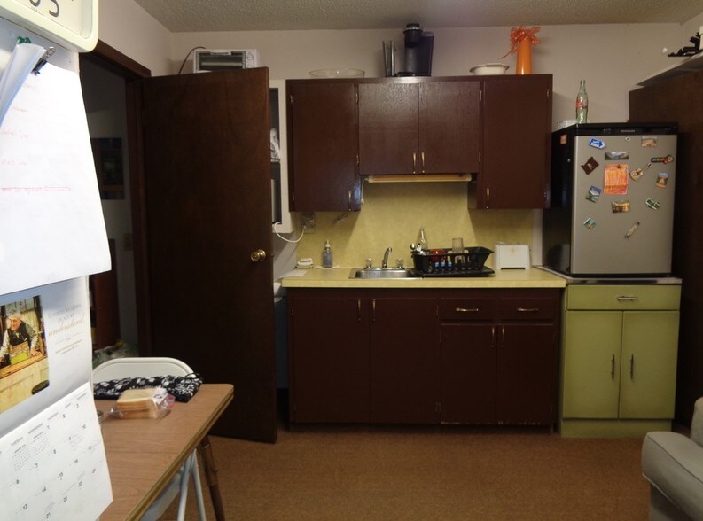 More Photos Of 916 Oklahoma Blvd, Alva Storefront For Sale