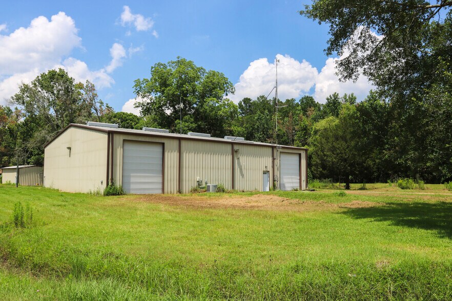 More Photos Of 36 Private Road 6245, Dayton Flex For Lease