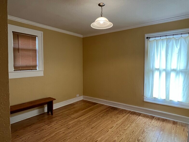 More Photos Of 1600 S Ford St, Llano Storefront Retail Office For Sale